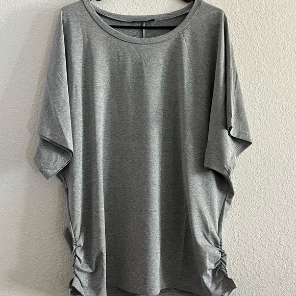 Elegant Gray Short Sleeve Women's Top - Picture 1 of 4